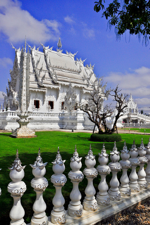 white temple chiang ria