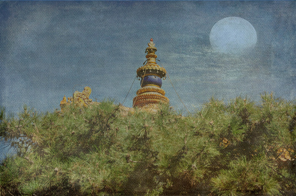 moon over the stupa
