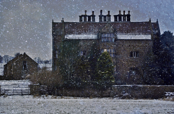 evening snow on gainford hall